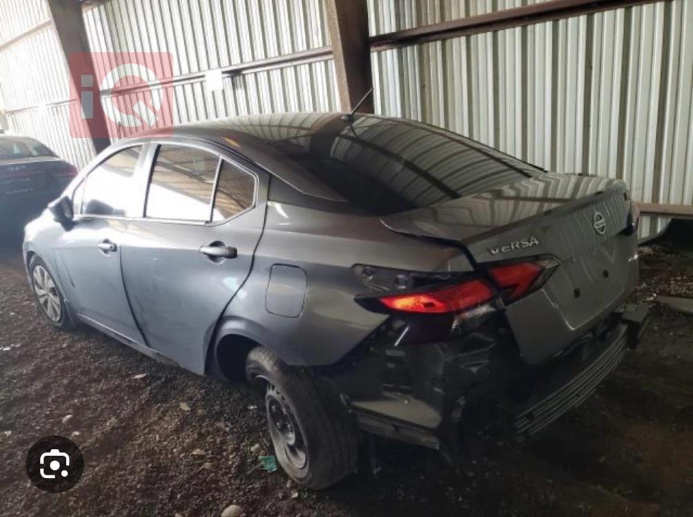 نیسان ڤێرسا